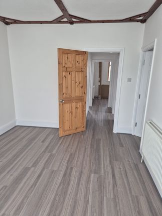 456a Southcoates Lane, Hull photo 2