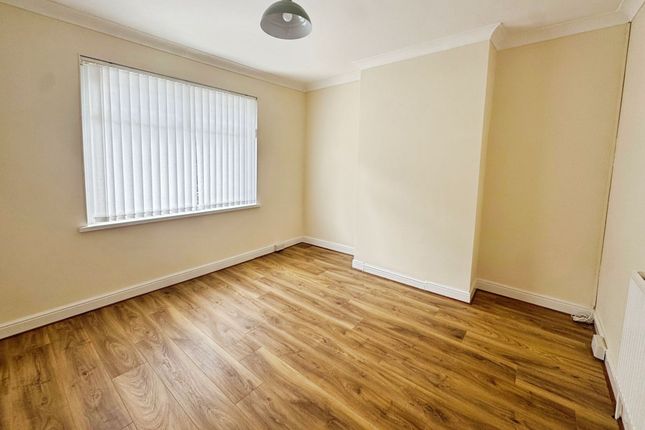 77 Pellau Road, Port Talbot photo 3
