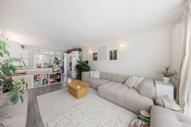 Apartment 53, Becquerel Court,, Child Lane, London photo 2
