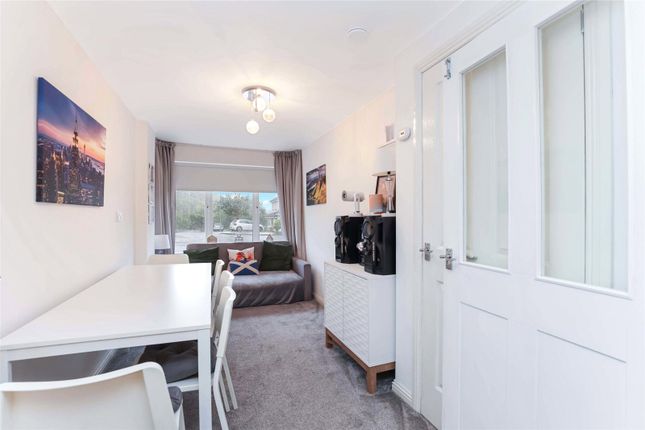 29, Birdston Drive, Glasgow photo 4