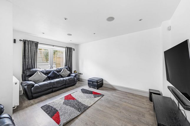 73, Avondale Avenue, London photo 4