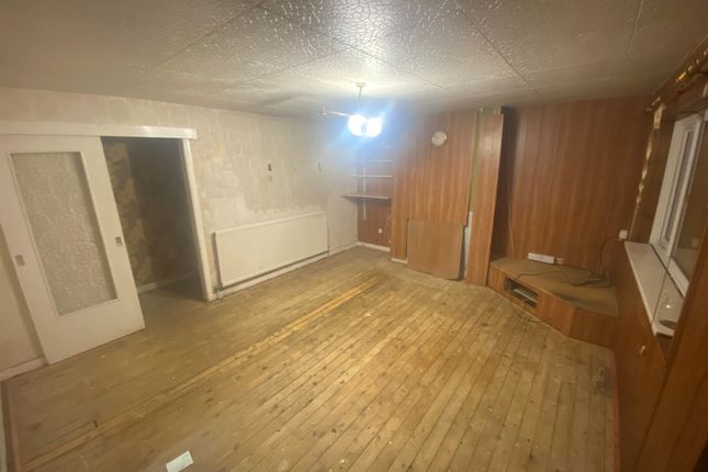 51, Bleak Avenue, Barnsley photo 4