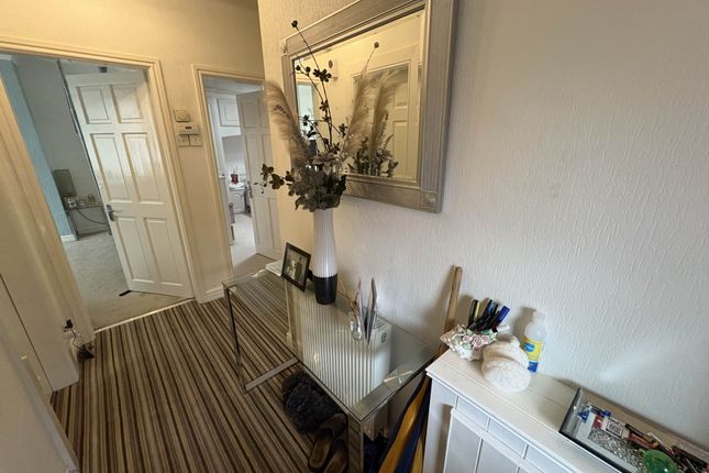 17, Ribble Avenue, Oldham photo 3