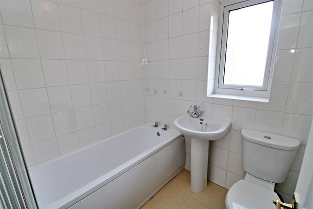 Bathroom.Jpg