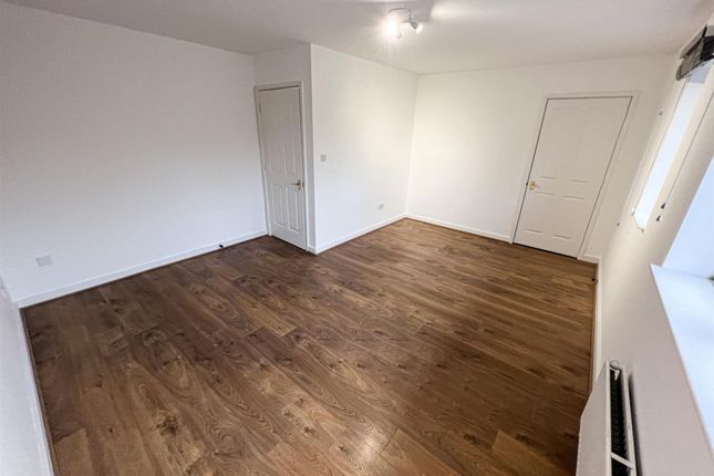 16 Lime Grove, London photo 3