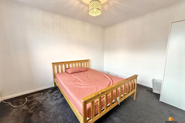 Room 3, 34 Plym Close, Aylesbury photo 3
