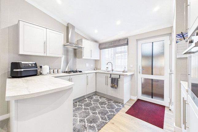 6, Orchard Park, Cheltenham photo 2