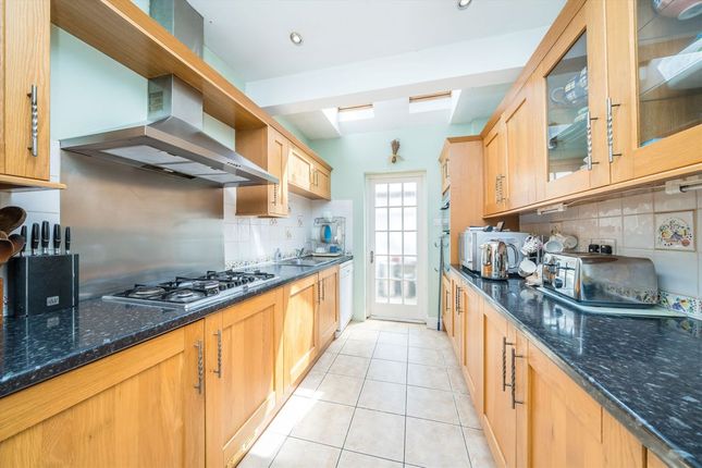 144, Beresford Avenue, Surbiton photo 3