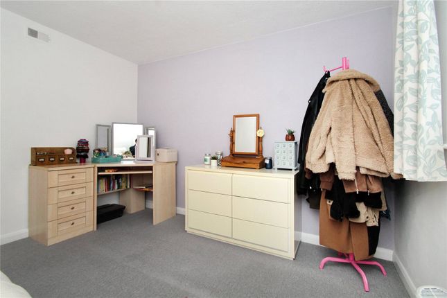 Flat to rent in Kingmere, South Terrace, Littlehampton, West Sussex