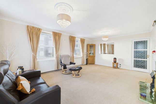 Flat 50, Seabright, West Parade, Worthing photo 4