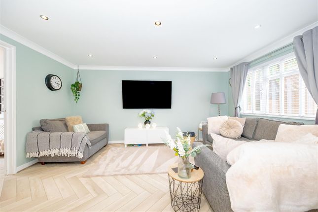 24, Windermere Walk, Camberley photo 2