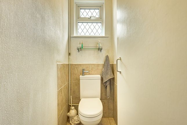17, Hadleigh Park Avenue Benfleet, Benfleet photo 4