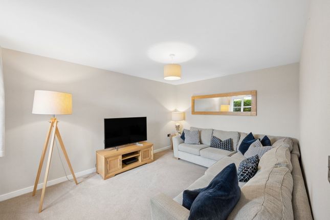 19, Starling Way, Manchester photo 3