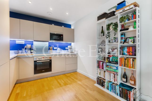 Flat for sale in Elephant Park, Elephant And Castle