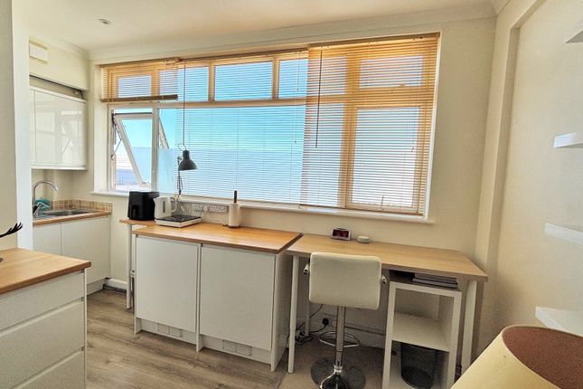 Apartment 9, Portland photo 3