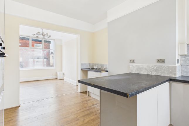 Cam03729G0-Pr0139-Still008