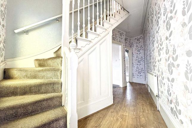 124, Watnall Road, Hucknall photo 2