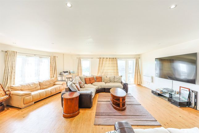 Flat 79, Arctic House, 3, Heritage Avenue, Colindale photo 3