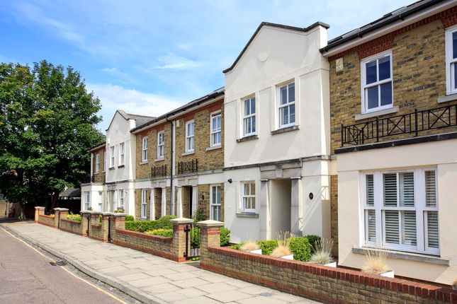 Thumbnail Detached house to rent in Beauchamp Road, Twickenham