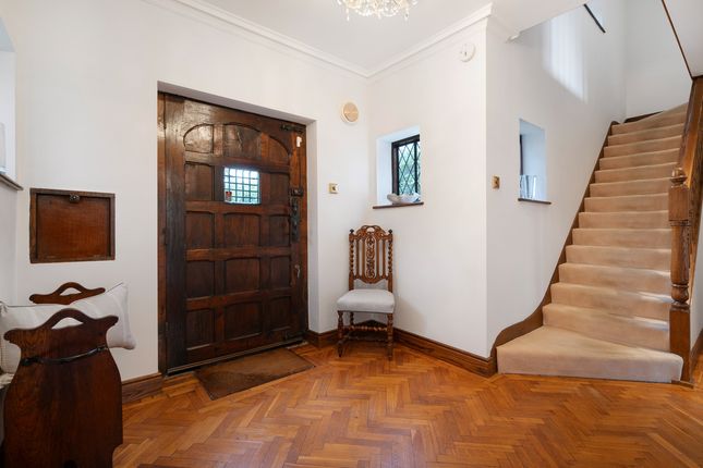 Heath Edge, Llanvair Drive, Ascot photo 4