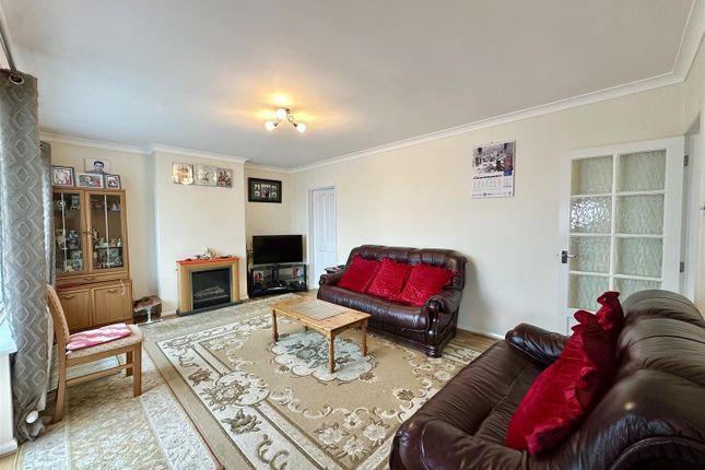 3, Laburnum Gardens, Bexhill-On-Sea photo 3