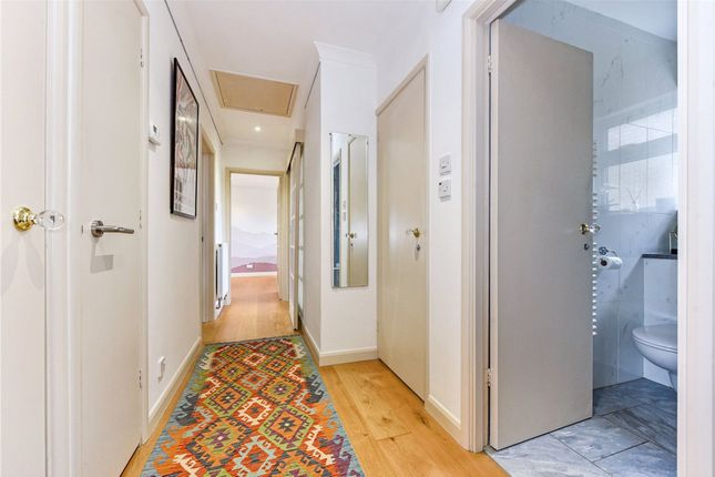 Flat 29, Regnum Court, Chichester photo 4