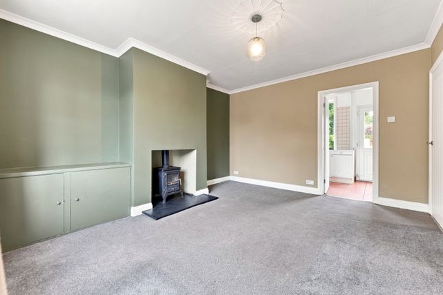 17, Cliff Crescent, Nottingham photo 4