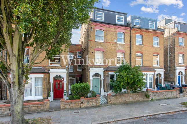 Flat for sale in Alexandra Grove, Finsbury Park