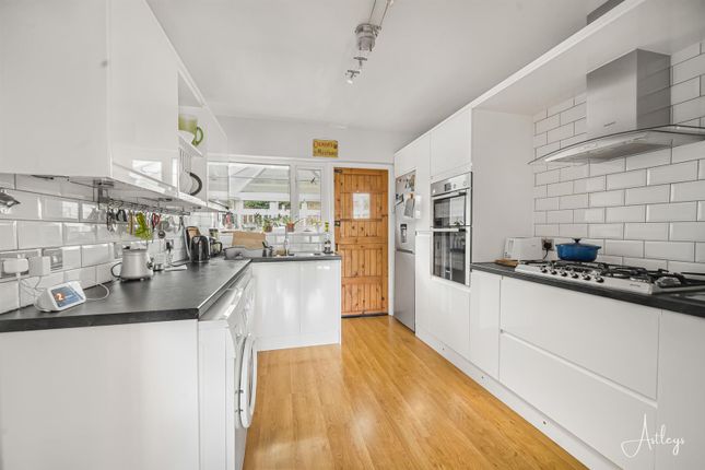 10, Cleveland Avenue, Swansea photo 4