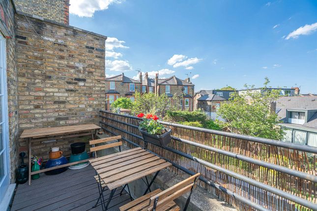 Flat D, 70, Tottenham Lane, London photo 3