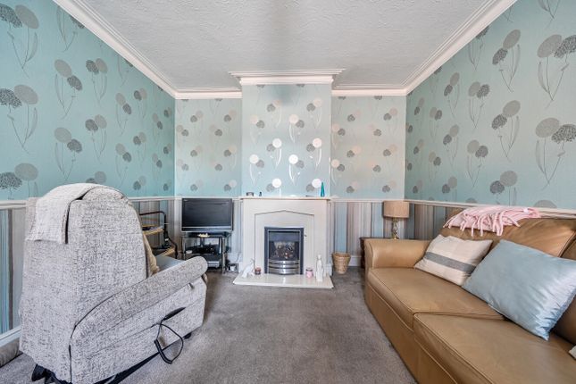 28, Hewitts Road, Southampton photo 3