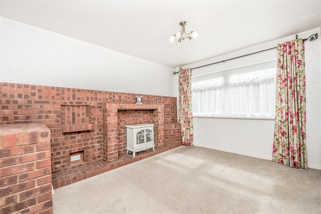 9, Wolley Gardens, Leeds photo 2