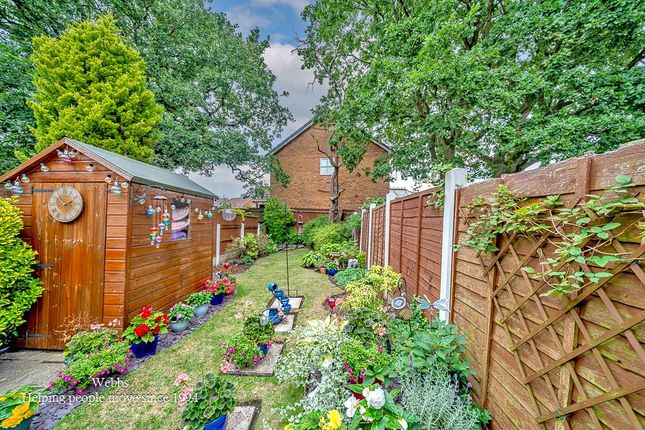 19, Rushbrook Close, Walsall photo 4