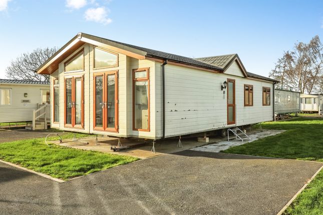 Pathfinder (3 Bds), Manor Holiday Park, Manor House, Retford photo 2