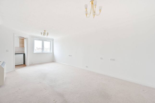 Flat to rent in Forty Avenue, Wembley Park, Wembley