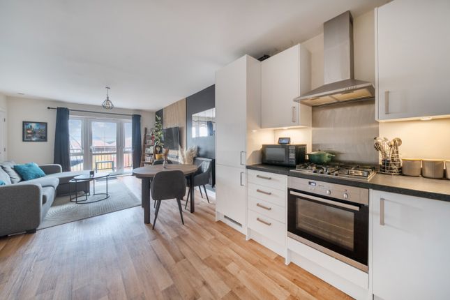 1-bed flat on Flat 13, 3, Alderson Grove, Surrey, £280,000