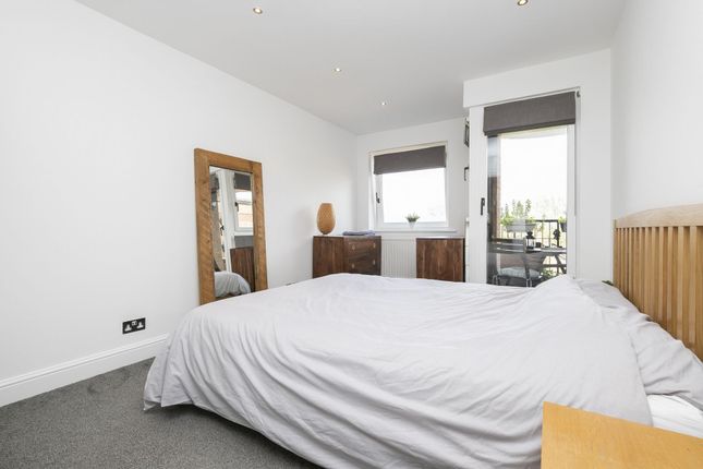 Flat for sale in Epping New Road, Buckhurst Hill