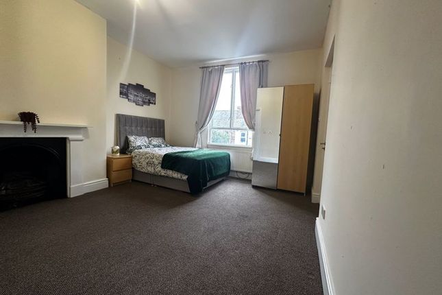 4, Derwent Square, Liverpool photo 4