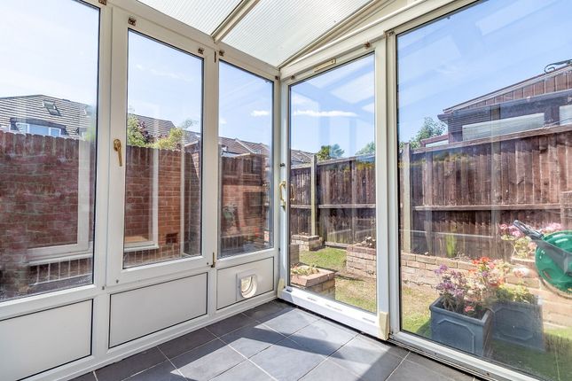 3 Melrose Close, Southsea photo 4