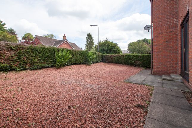 Flat 9, Oakwell Court, Brampton photo 4