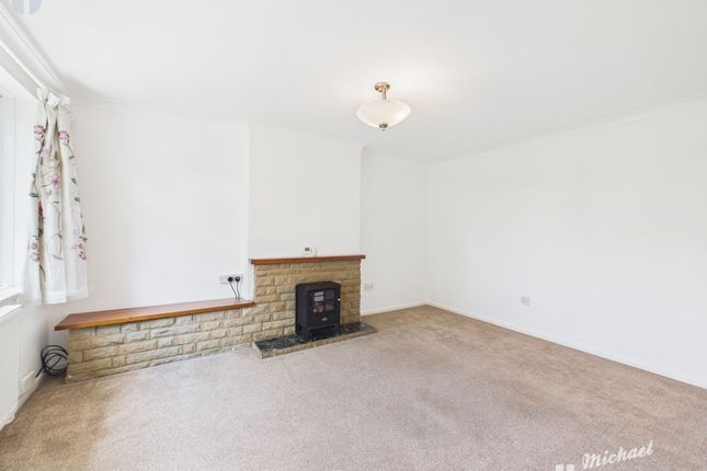 125 Bedgrove, Aylesbury photo 2