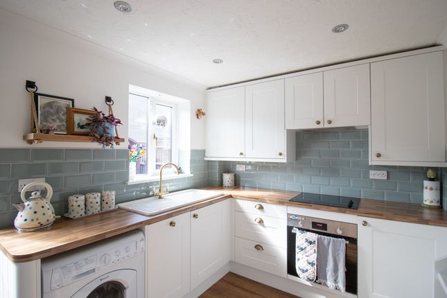 27 Lark Road, Watlington, Norfolk photo 2
