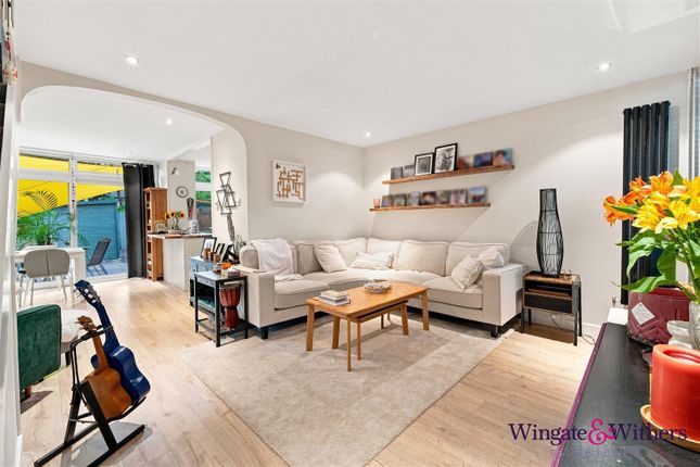 55, Weymede, Byfleet photo 3