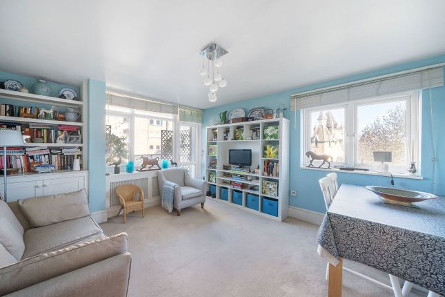 1-bed flat on St Quentin House,Flat 20, Fitzhugh Grove, London, £290,000
