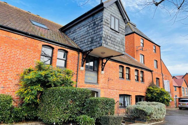 Thumbnail Flat to rent in Hunts Mill, Crispin Place