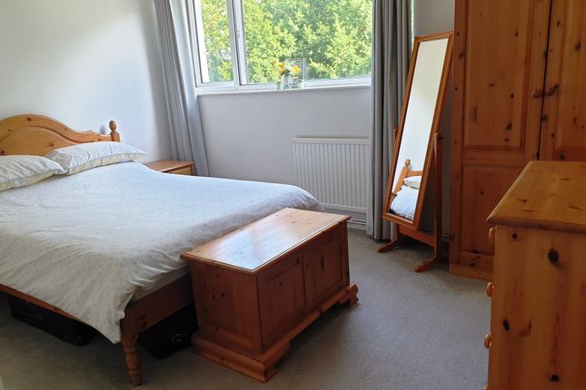 New Road Rumney Cardiff Cf3 3 Bedroom Flat For Sale