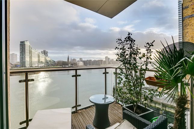 Flat to rent in Chelsea Wharf, 15 Lots Road