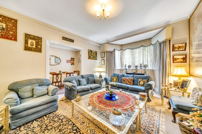 3-bed flat on 32, Marlborough Court, Kensington, £1,250,000