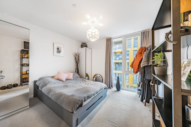 Flat for sale in Morse Lodge, London