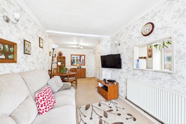 22, Lucas Avenue, Colchester photo 4